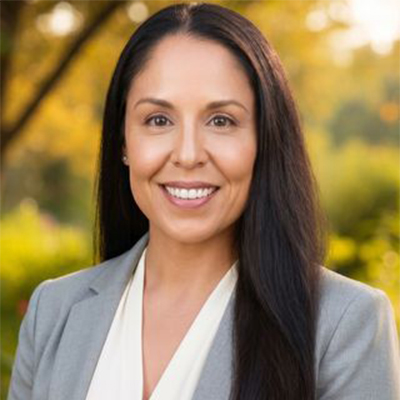 Valerie Manriquez headshot.